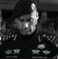 Ealmutairix's tweet photo. فيديو مؤثر من رحيل الحارس الشخصي لخادم الحرمين الشريفين

#عبدٌاِلعزيزُ_الفُغْم

شااهد تفاصيل حول قضية الإغتيال بالفيديو 👇👈

  @hala27214 https://t.co/p5eMnnLh1L