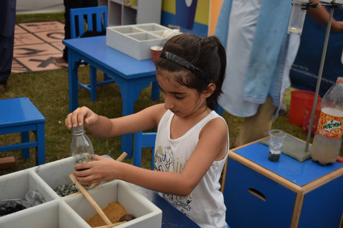 DawoodTdf's tweet photo. Visit Sheher-e-Funn Children's Festival now and try your hand at: Build your home, Deconstructing Hazards @ Home, and Science of Signs!

#TDF #TDFMagnifiScience #MagnifiScienceTravels #PursukoonKarachi #ShehereFunn https://t.co/EsKLPdbIxL