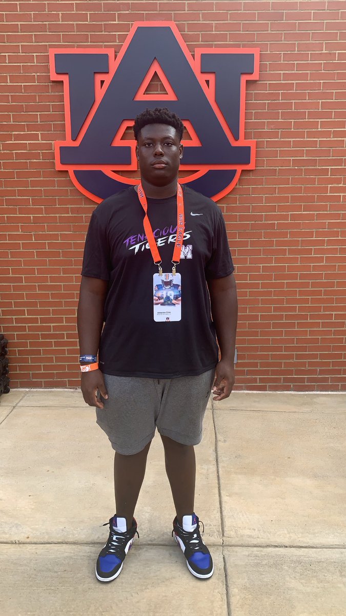 AlmarionCrim's tweet photo. GREAT DAY AT AUBURN🧡💙I LOVED IT🐅‼️@AuburnFootball @TheMinorTigers @AuburnA1 @CoachJBGrimes @CoachCaddy24 https://t.co/651LwYRFQ1