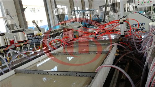tongsanmachine's tweet image. PVC door panel extrusion line uses PVC and CaCo3 for making low cost PVC doors, the same machine also can make WPC door #pvcDoorPanelExtrusionLine #pvcDoorMachine #pvcDoorMakingMachine #pvcMachine #wpcMachine