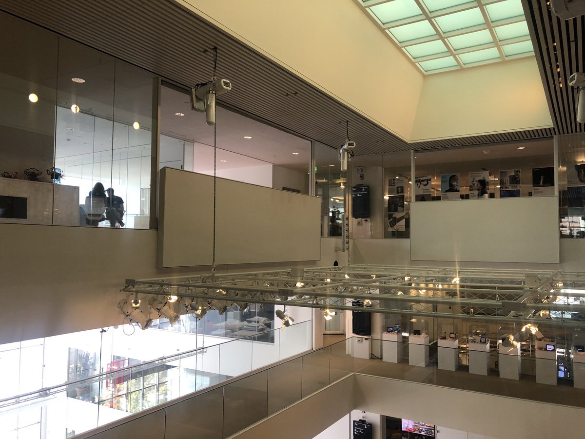 pearlli98's tweet image. I was walking up the stairs and wondered why did they leave blank space between the glasses. Then I looked down and realized it might be for people to take a pause and look down at the common space on floor 2. Creates intimacy in the group dynamic. #communitybydesign