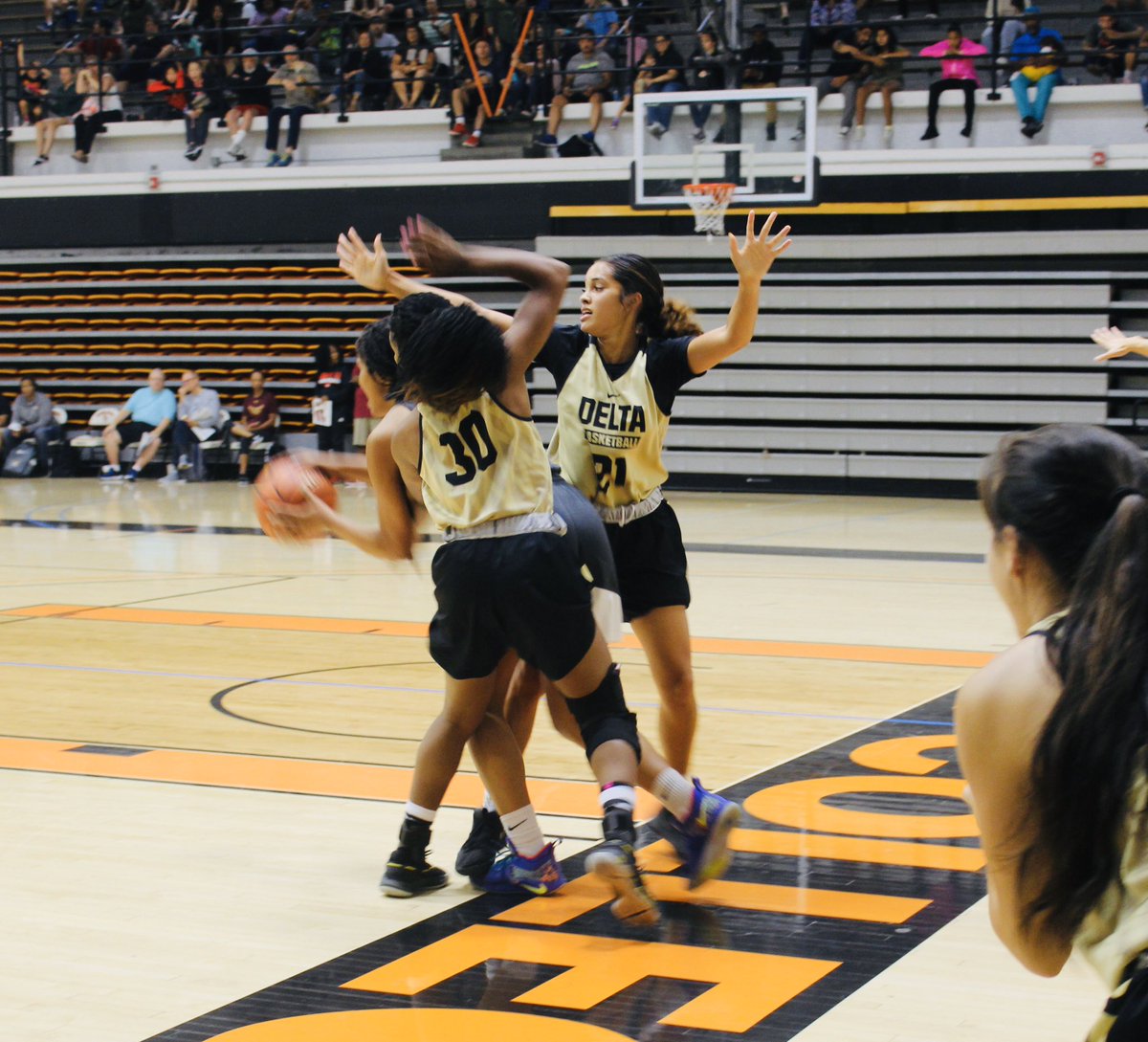 DeltaWBBall's tweet photo. Mustangs come up short in the final minutes to a tough Moorpark team & finish with a W over Cuesta College. Our young team stepped it up today...only one returning starter from 2019! Let’s Go!!!
Sunday
9:00am Santa Monica
11:00am LA Trade Texh
#VCJamboree #CCCAABasketball https://t.co/bdu2YBtq1Z