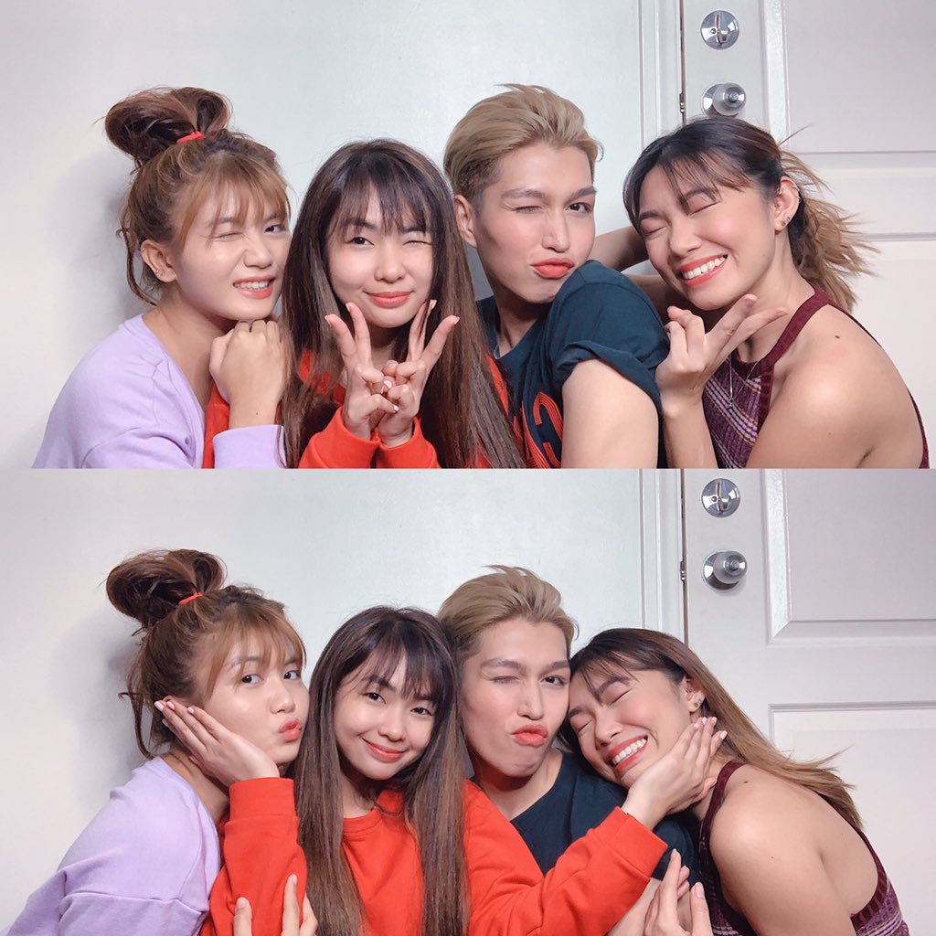 chuckyhits's tweet photo. mahal ko kayo, @RafWantsYou @jaiyieee @mariekyaat β₯οΈ
#HugotSisters https://t.co/f3s3m98YVY
