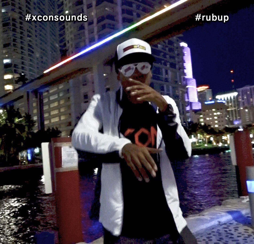 XConSounds's tweet photo. I come alive in the night time
๐โจ๐
#xconsounds #rubup #night #life #miami #living #video #shoot #weekend #grind #hustle #hard #birthday #vibes https://t.co/8Q25vVJ9ED