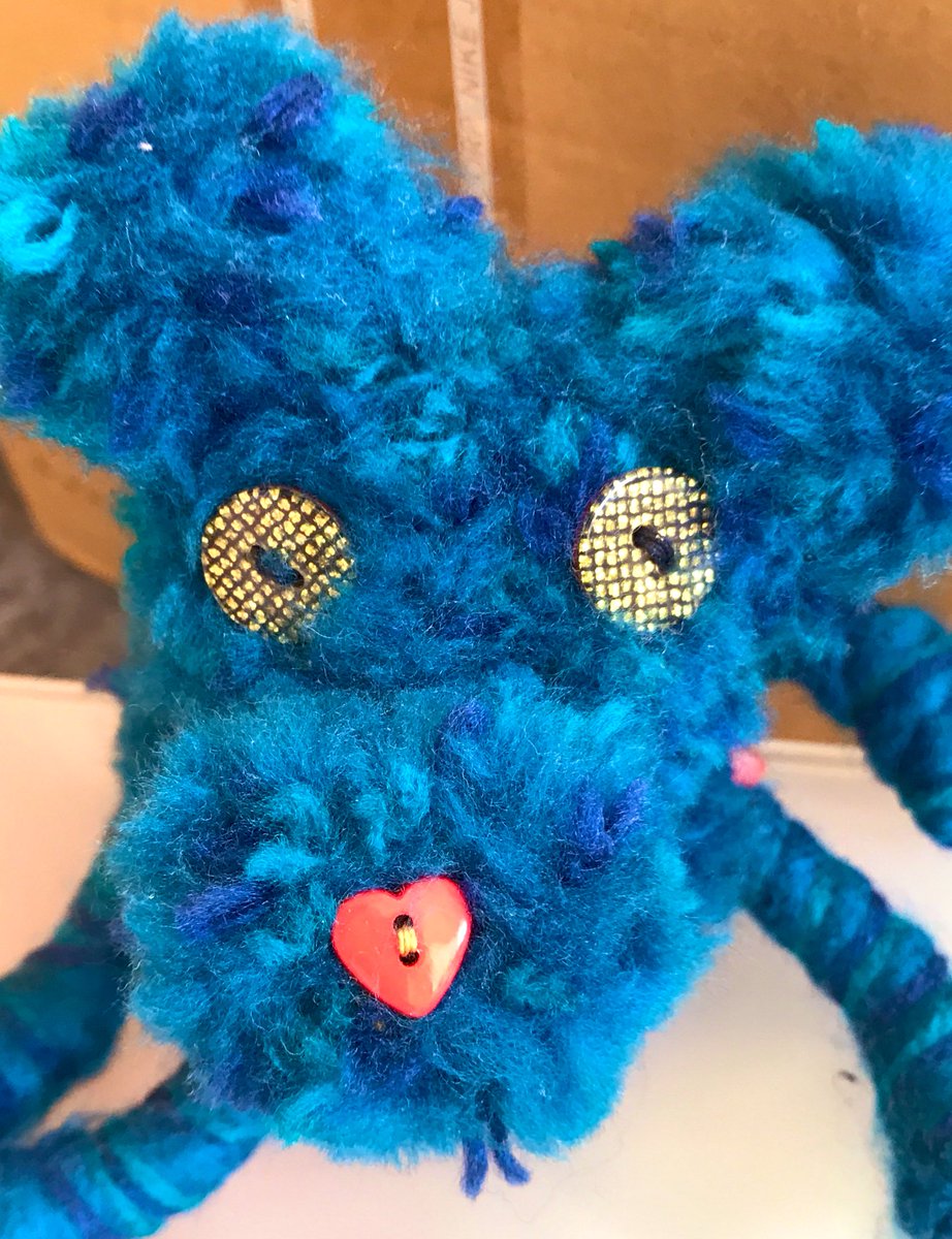 青い犬ページ DHf-zUHUwAQjnan.jpg