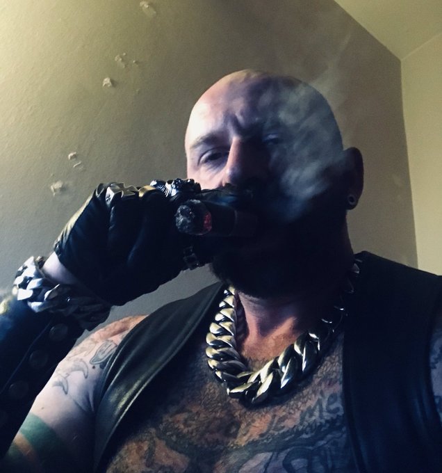 My bulldog boy @Lorenzoflexx and I are at @ToucheChicago tonight! Come on out if you&rsquo;re still town. We&rsquo;re<a class="tags" href="/tag/lorenzoflexx">@lorenzoflexx</a><a class="tags" target="_blank" title="On Twitter" href="/?out=eyJ0eXAiOiJKV1QiLCJhbGciOiJIUzUxMiJ9.eyJpYXQiOjE3MjA5NDUzNjQsImlzcyI6InR3cG9ybnN0YXJzLmNvbSIsIm5iZiI6MTcyMDk0NTM2NCwiZXhwIjoxNzUyNDgxMzY0LCJyZWRpcmVjdF91cmwiOiJodHRwczovL3R3aXR0ZXIuY29tL1RvdWNoZUNoaWNhZ28ifQ.kMMlbRdYcSbB2E19Zmq51z_-mXHS_jU4jgRtE2hXROzZSC5C0mSkzxMfoJD4sABgfi-1mIY1I25QwLhBgj2uCQ">@ToucheChicago</a><a href="/tag/iml"class="tags"><span>#iml</span></a><a href="/tag/pigdaddy"class="tags"><span>#pigdaddy</span></a>