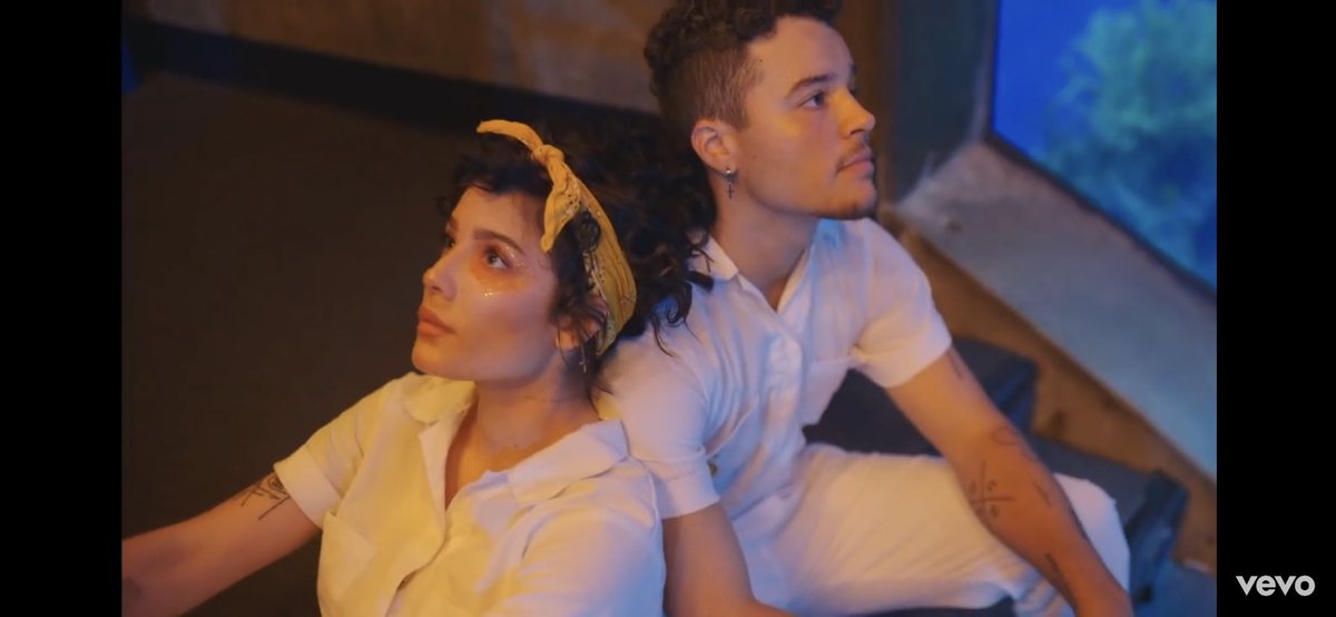 (Halsey Updates)✨ tweet media