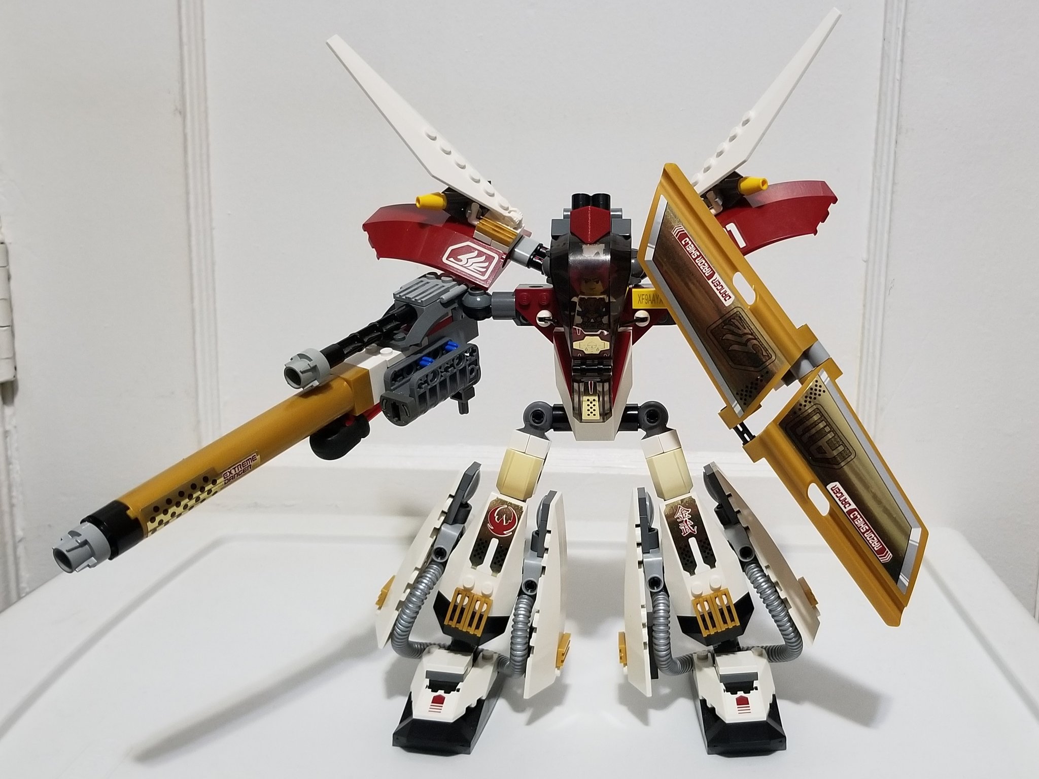 Daniel Brant on X Two more Lego ExoForce sets rise from the brick pile again The Aero Booster Golden Guardian are putting some big smiles on not just me but