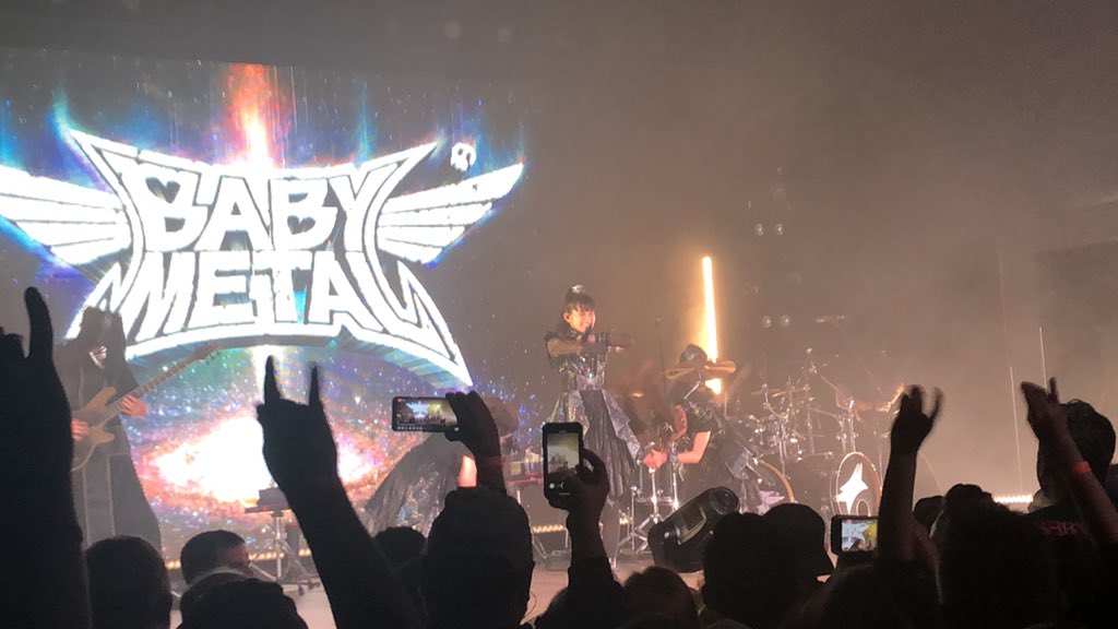 Tsunau_'s tweet photo. Babymetal was amazing holy shit https://t.co/x71wzayUqA
