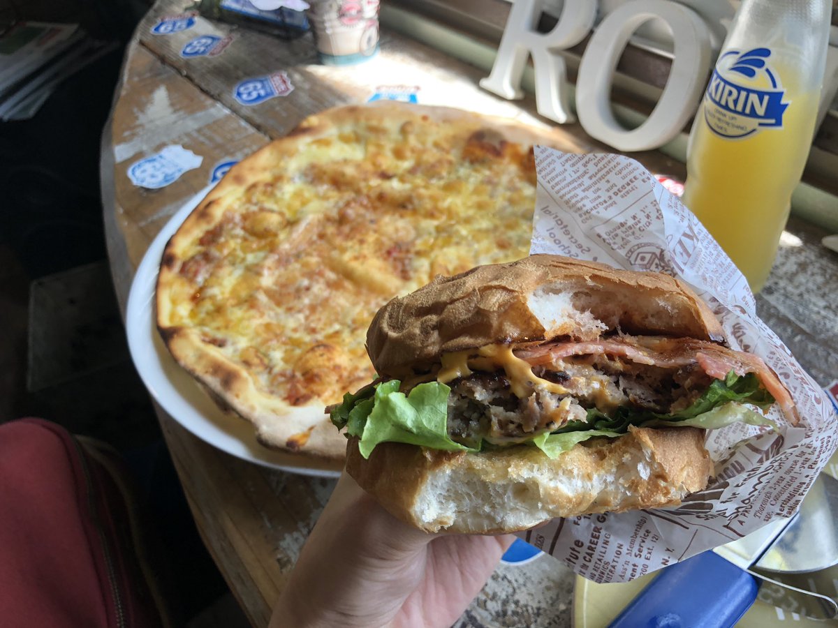 MameRoute's tweet image. ROUTE65でご飯食べて
六甲山に向かうぜ
#ROUTE65 #W800 #MT25 #バイク好きと繋がりたい #バイク乗りと繋がりたい #バイク