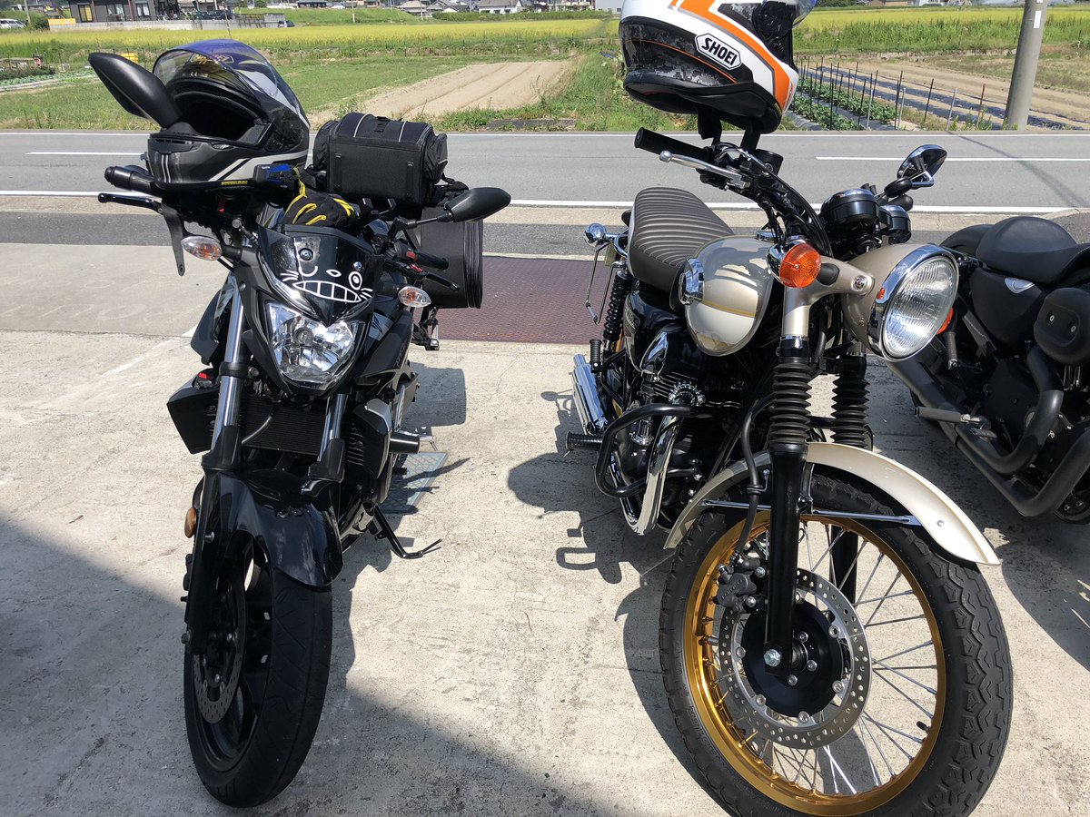 MameRoute's tweet image. ROUTE65でご飯食べて
六甲山に向かうぜ
#ROUTE65 #W800 #MT25 #バイク好きと繋がりたい #バイク乗りと繋がりたい #バイク
