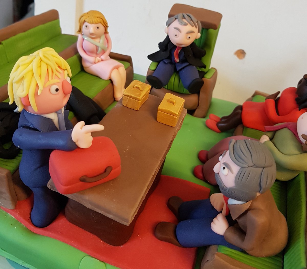 TheseBloodyDays's tweet photo. In honour of my son's 17th birthday - Cake-ob Rees-Mogg and chums! #reesmogg #Tories #ToriesOut #jacobreesmogg #BorisJohnson #Brexit #Parliament #Yellowhammer #Marr #SundayThoughts #SundayMorning #SundayMotivation https://t.co/VNtwtIp3OB