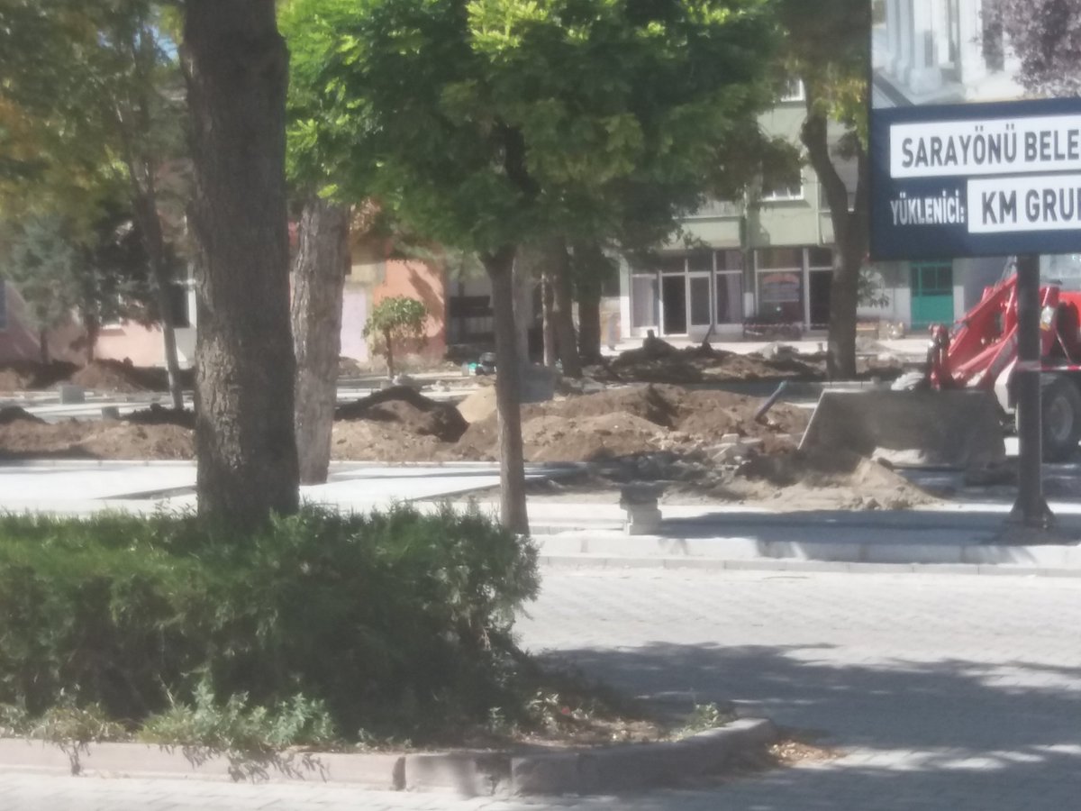 apulmen1's tweet photo. Yer konya sarayönü belediyesi proje toplam alan 3dekar  park bahçe sözleşme bedeli söylemeye gerek yok tabelada rantmı yağmamı soygunmu adını ben koyamadım siz koyun!!! https://t.co/m9eeX05F5w