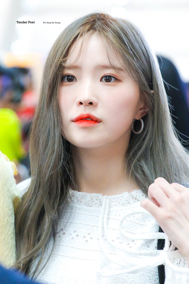 tenderpoet0929's tweet photo. 190706

하영아 생일 축하한다🎂
#HAPPY_HAYOUNG_DAY

#프로미스나인 #송하영 #fromis_9 
#Hayoung @realfromis_9 https://t.co/oW5lju51I7