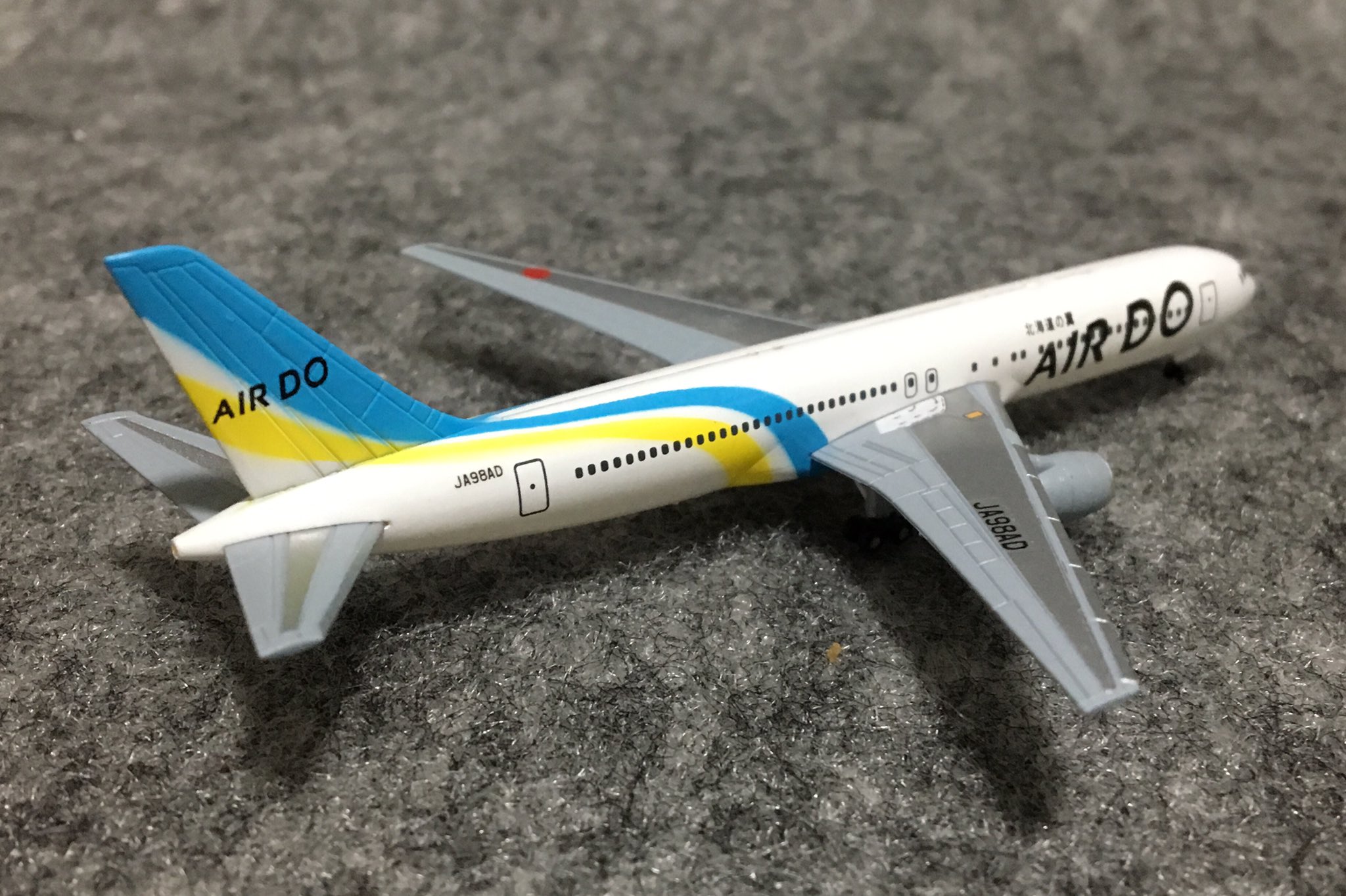 PLANETAGS 北海道の翼AIR DO B767-300 JA98AD