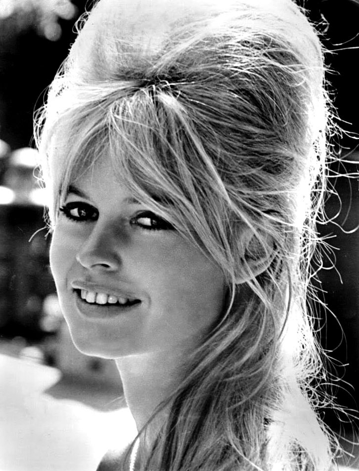 Happy 85th birthday to BRIGITTE BARDOT. Always a friend for the animals.  