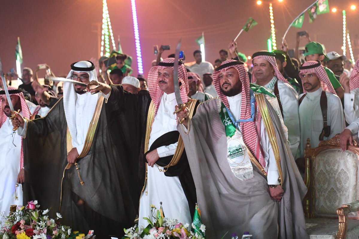 nadialdarb's tweet photo. ضمن فعاليات #اليوم_الوطني89 تم مشاركة فريق(سماء الروح)في احتفال اهالي مركزالشقيق باليوم الوطني ٨٩ بإشراف وتدريب قائدةالفريق أ.خديجه سويد🇸🇦ضمن النشاط الاجتماعي والثقافي بنادي الحي بالدرب #همة_التعليم_قمة_للوطن #برنامج_جودة_الحياة @nsclubs @sabyaedu @shamer22 @NoufOlyan @Media_M_E https://t.co/qHV3vhNSOe