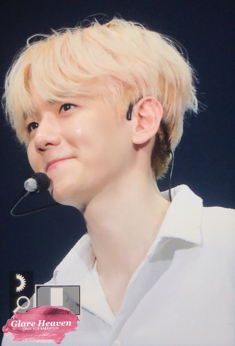 우리 백현이 완저니 아기 벨루가 ⌯'ㅅ'⌯