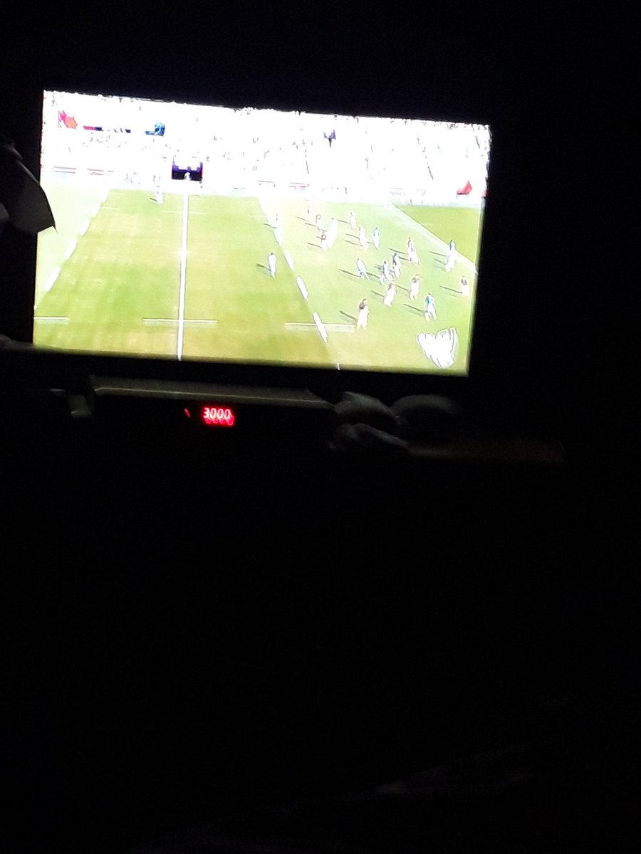 jitusarry's tweet photo. Aunque no entiendo nada siempre alentando a la celeste#losterosenel10 https://t.co/dizcHQG8iT