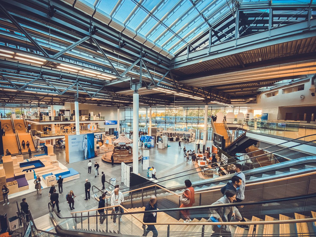 future_hackers's tweet image. Ready for #bits19 and @BarackObama!