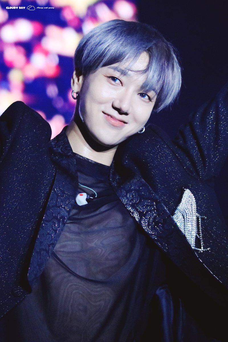 cloud19840824's tweet photo. 190921 K-flow2 Concert in Taiwan
온도차이 또 다른 버전😍
첫번째는 귀여운 고양이,두번째는 흑표범😻😻

#예성 #김종운 #Yesung #슈퍼주니어    #SUPERJUNIOR    #SJ_Time_Slip    #SUPER_Clap    #SJ_SUPER_Clap   #케이플로우 #KFLOWCONCERT #KFLOW2 #KPOP   #イェソン @shfly3424 @SJofficial https://t.co/ja2kopm2VM