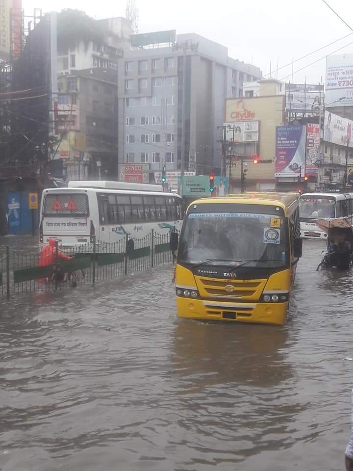 RAHULSINHA1414's tweet image. 48 घंटे की बारिश
पटना में बाढ़ जैसे हालात  
#patnaflood 
@NitishKumar @RahulGandhi @narendramodi