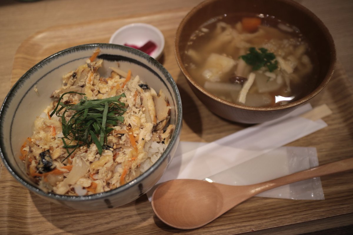 ぴっぴ こめらく 横浜西口ジョイナス Food Time Isetan Yokohama店 北陸膳 混ぜご飯 みぞれ汁 いただきました