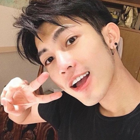 Lieyou2019's tweet photo. 游戏陪玩猎人推介

承玉💖 猎游ID：13515726

QG职业青训队退役选手

🌟王者荣耀擅长英雄🌟
云中君，露娜，狂铁，猴子

🌟拜师服务🌟
教所有英雄，包每个赛季最强王者
每天陪你玩游戏，教你叱咤峡谷

🌟在线时间🌟
红牛泡面持续不间断战斗 https://t.co/mu3KfU28Hg