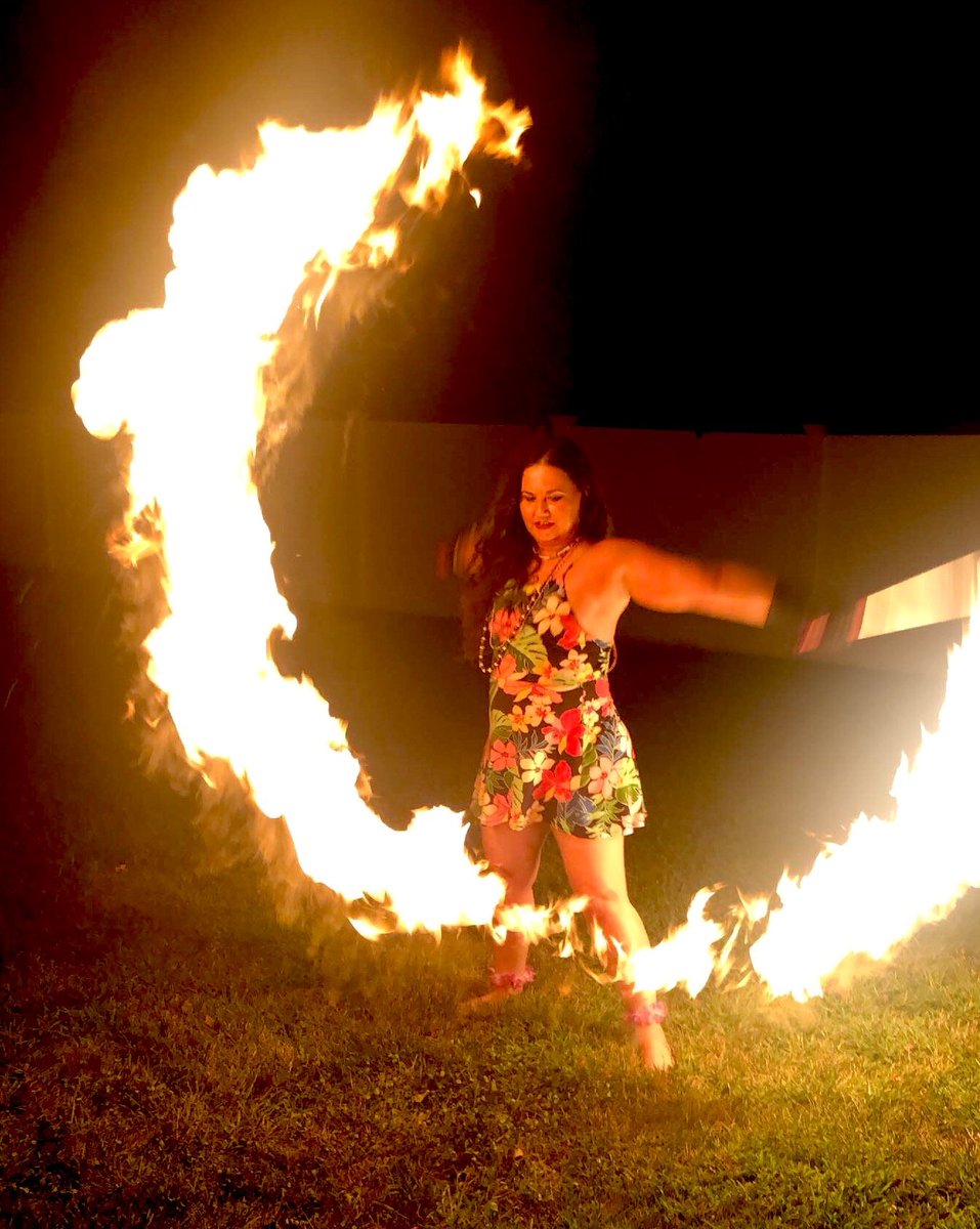 BellydanceFire's tweet photo. I really love my new #lycopodium #fire #wands 

#fireperformer #firedancer #Philadelphia #NJ https://t.co/pOoBgJb46p