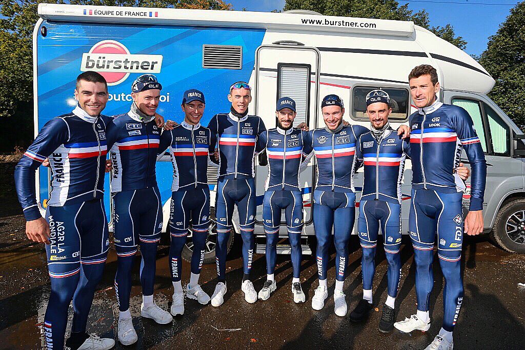Roussemarion's tweet photo. 🌈 • 🔵⚪️🔴 • 🌈 https://t.co/0X7g8QYwfe