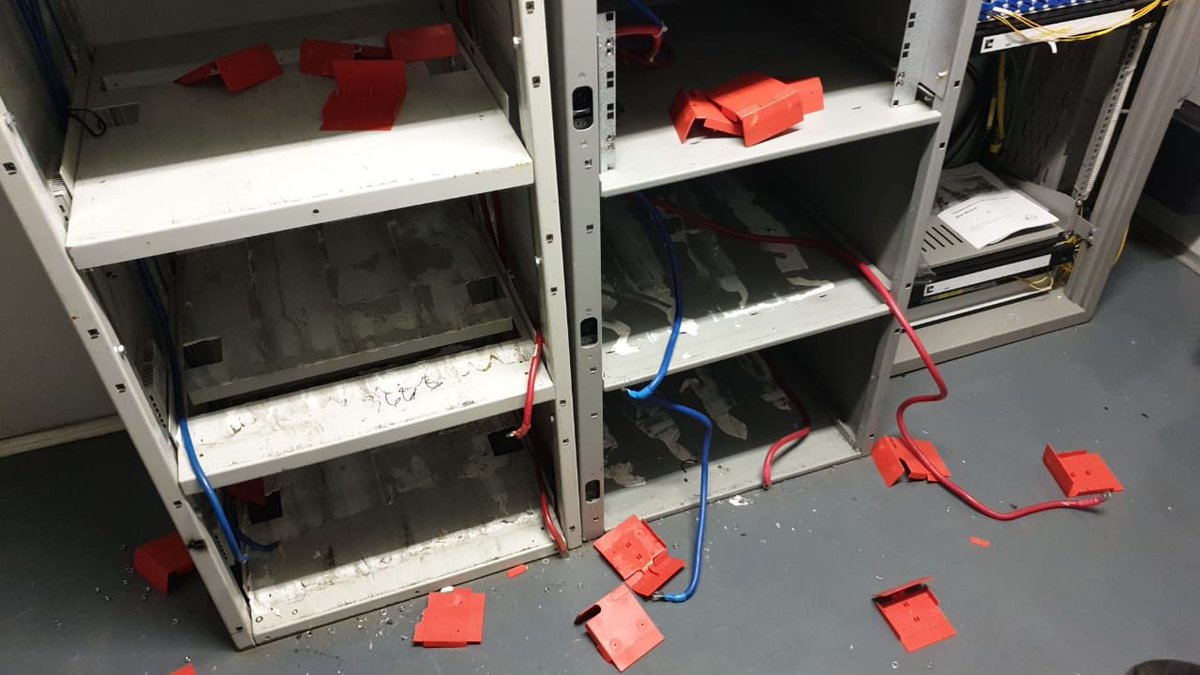 Abramjee's tweet photo. These cellphone towers were broken into and damaged this weekend. The criminals need to be stopped. If you have any info, call:
Bidvest Protea Coin Hotline – Call 086 101 1721 or @MTNza Fraud Line –  083 123 7867  or 
@Vodacom – 0800 990 520 https://t.co/247toQmNB0