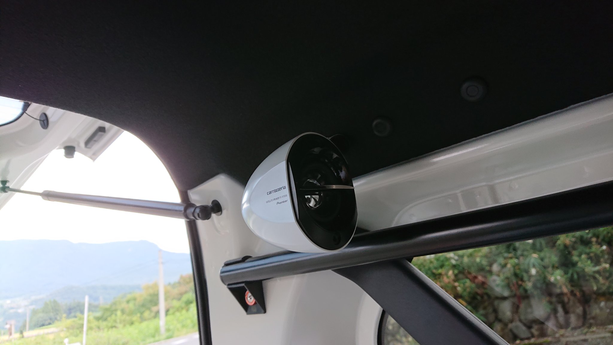 ひろぽん N Vanにリヤスピーカー取り付け カロッツエリアのts Stx510 色がパールホワイトで内装色にピッタリです Nvan えぬばん エヌバン カロッツエリア T Co Uzy6q7jniw Twitter