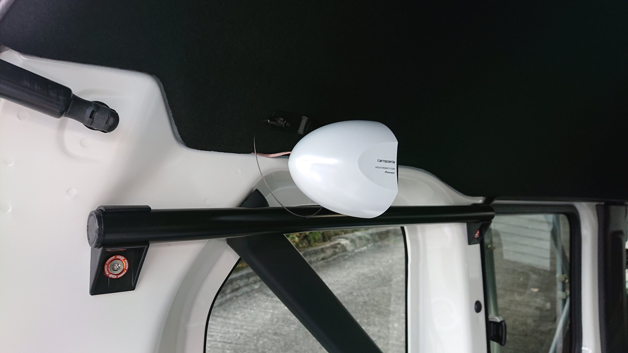 ひろぽん N Vanにリヤスピーカー取り付け カロッツエリアのts Stx510 色がパールホワイトで内装色にピッタリです Nvan えぬばん エヌバン カロッツエリア T Co Uzy6q7jniw Twitter