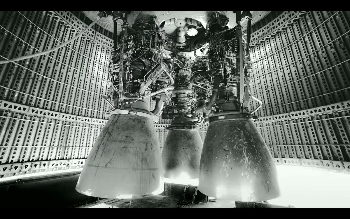 LuigiPizzimenti's tweet image. Questa notte ai piedi dell'imponente #Starshipmk1, il prototipo per il nuovo sistema di lancio riutilizzabile di @SpaceX, @elonmusk ha presentato il suo piano per i viaggi interplanetari 11 anni dopo il primo successo del razzo #Falcon1 @adaa_stra