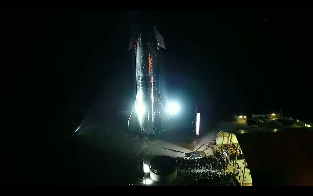 LuigiPizzimenti's tweet image. Questa notte ai piedi dell'imponente #Starshipmk1, il prototipo per il nuovo sistema di lancio riutilizzabile di @SpaceX, @elonmusk ha presentato il suo piano per i viaggi interplanetari 11 anni dopo il primo successo del razzo #Falcon1 @adaa_stra