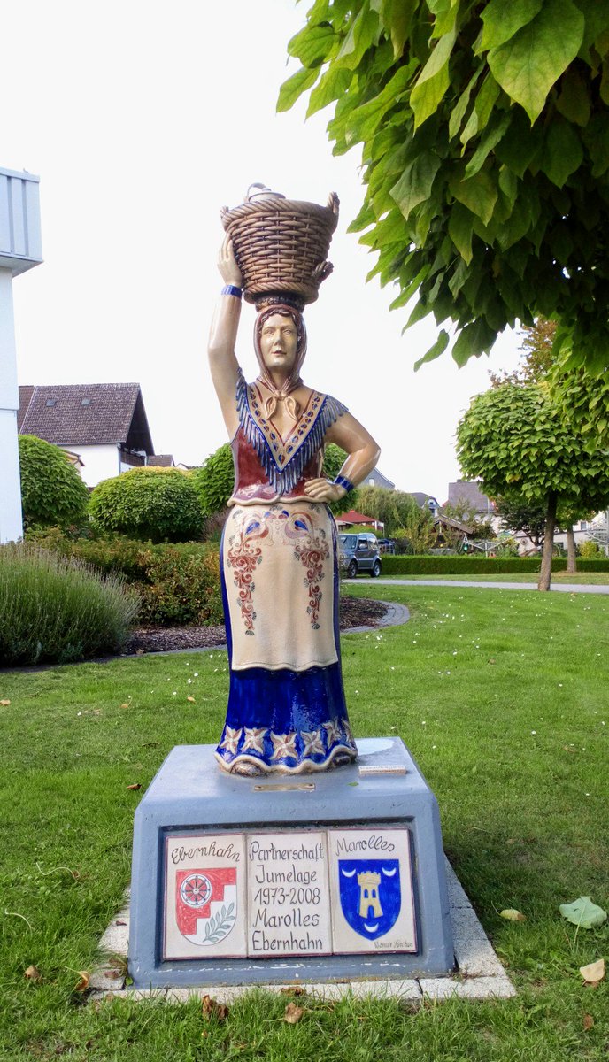 dieExplikatorin's tweet image. Ohh du schöner Westerwald...
Bescheidenes Wetter, grummelige Muffköpp, die überdreht mit ihren Blechbüchsen existentielle Termine in ihrem Großmarkt wahrnehmen müssen, um die Familie, vor dem Hunger auf vielen Ebenen, zu retten.