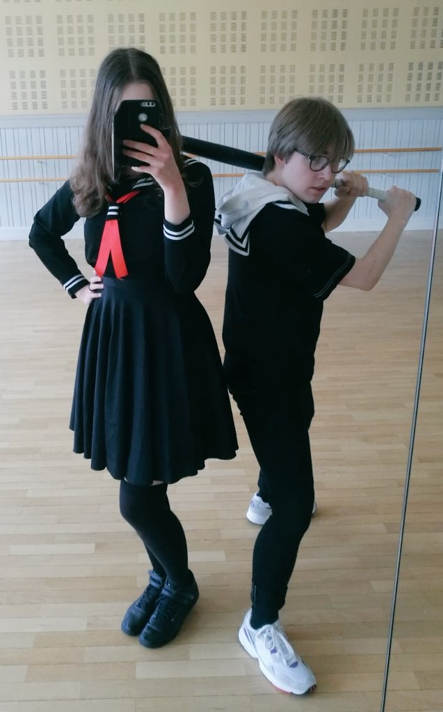BLUFFfi's tweet image. BLUFF Majisuka Dancing - Rival duo!
Huligaanijengin hurja pomo ja kylmän viileä tulokas ottavat yhteen tänään kello 14 Animeseminaarin cossikisan väliajalla! 
Tapahtuma järjestetään Oulun Valvesalissa ja on ilmainen!