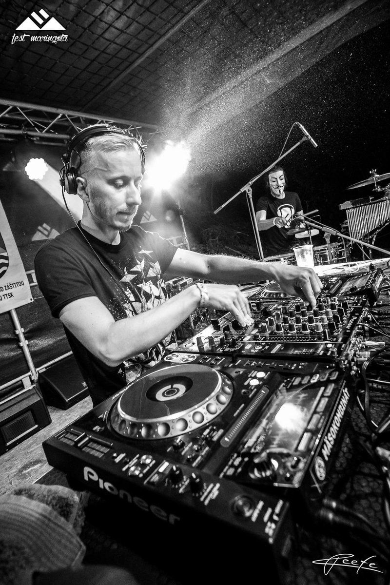 We are back in our home town this weekend! 5.10. Retro cult club