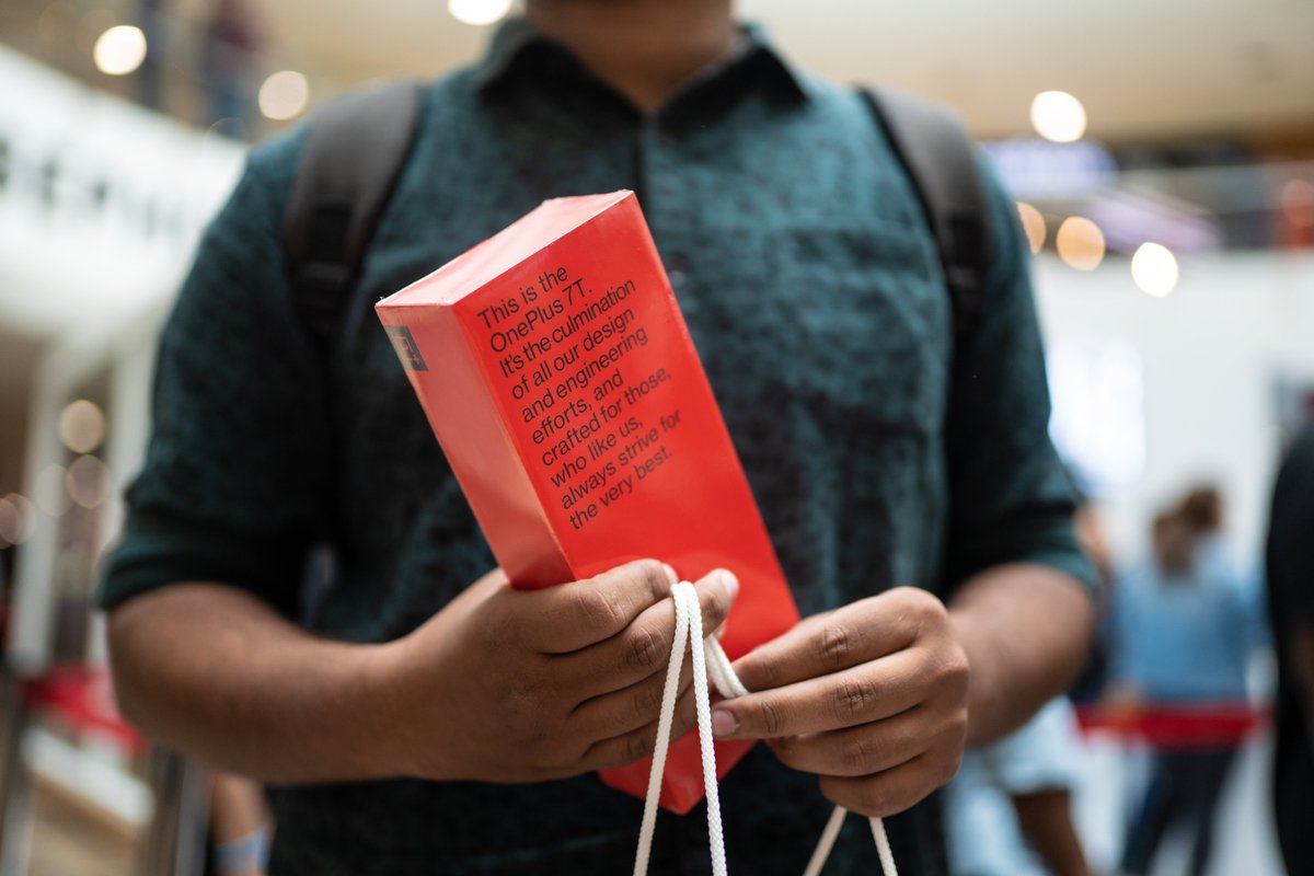 OnePlus_IN's tweet image. Happy faces meet red boxes :) #OnePlusPopUp in Hyderabad was all kinds of fun!