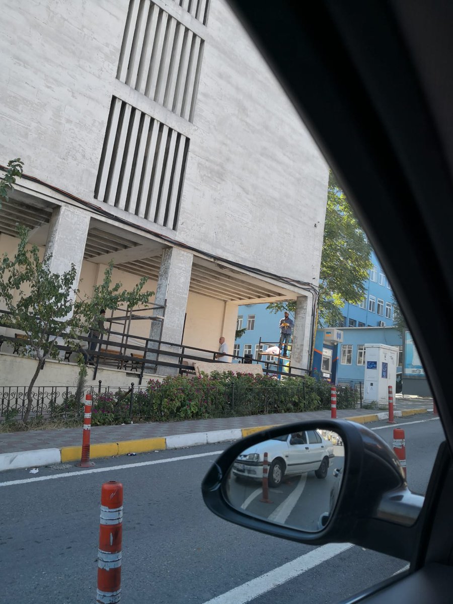 medikritik's tweet photo. Çapa Diş Fakültesi'ndeki eylem devam ediyor.
#capadisbagiriyor
#capabagiriyor
#capadadeprem https://t.co/7bFSPbySJa https://t.co/M2LTbIq3R3