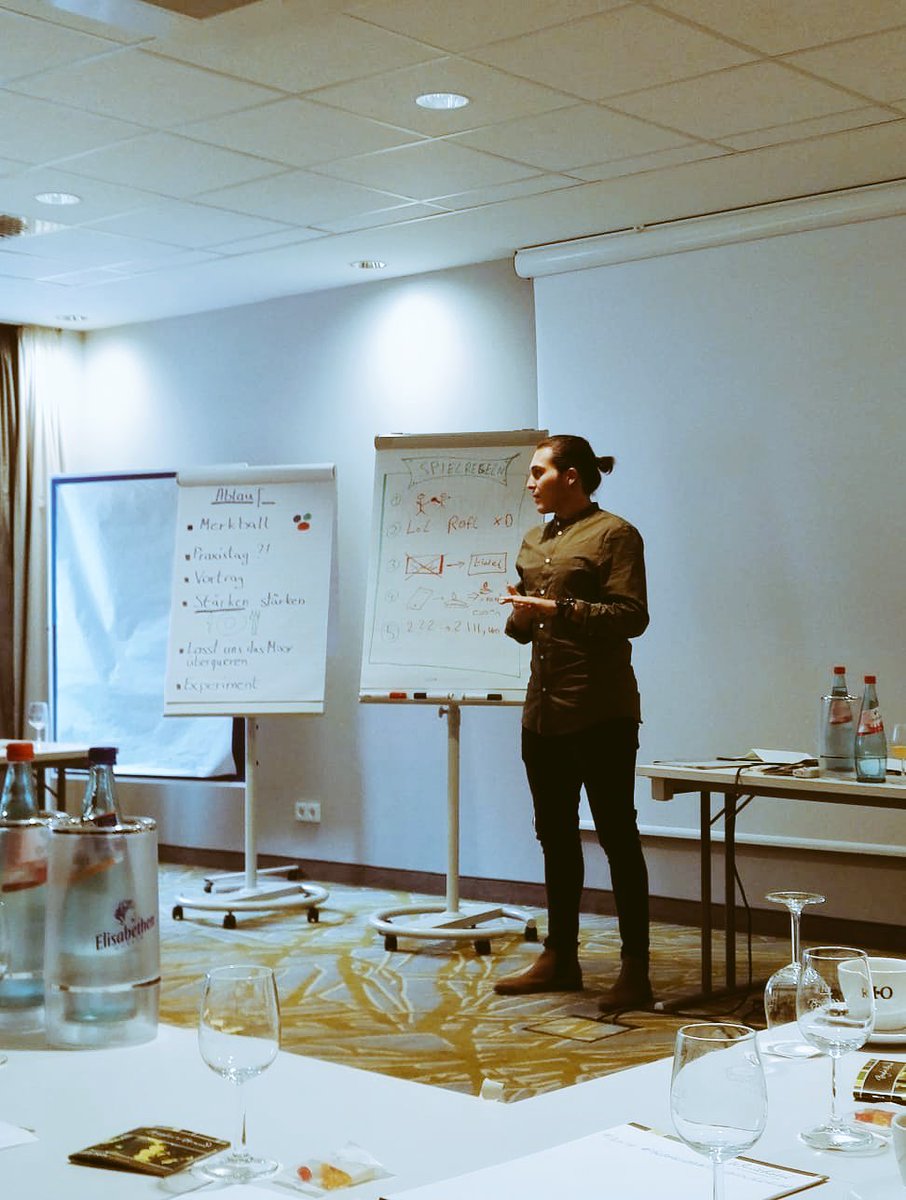 Werte vermitteln, Gemeinschaftsgefühl stärken, persönliche Entwicklung anstoßen, 
SchülerInnen auf den Beruf vorbereiten..ein normaler Workshop mit 9.KlässlerInnen!
Leider nur wenige Tage Zeit für Themen, die in der Schule keinen Platz finden.#bildung #projektpraxistag #workshop