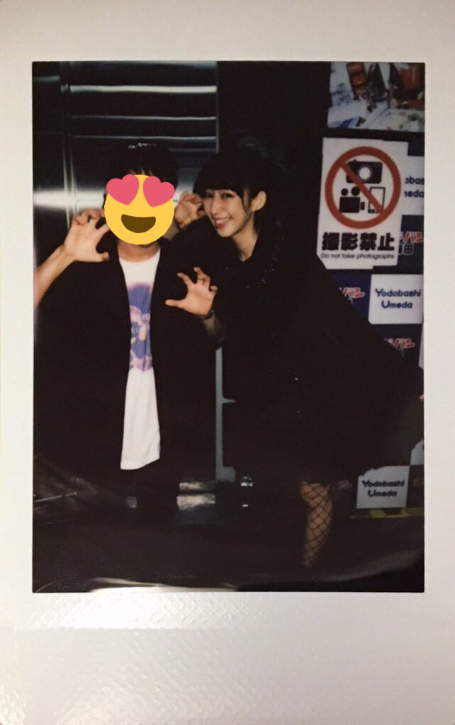 tkmn0928's tweet photo. 2日目Qulleインストア！！
もともと行けない���定だったんだけどたまたま行けるー！ってなって行ったらめちゃかっこよくて好きなMONSTERの衣装でテンション爆上げでした！！！後ろの方だったけど思いっきり騒いでいいってことだったのでいっぱい楽しんできましたぁ！！
2人ともかっこいい🥰
#Qulle https://t.co/sMnwBIl1OF
