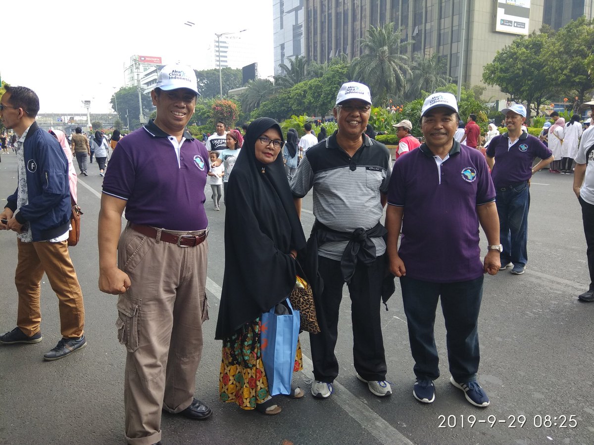 Acara Pameran Ikan Hias yang dilaksanakan oleh Mitra Kerja Ditjen Perikanan Budaya, KKP, hadir dalam acara tersebut Dirjen PB dan Direktur Produs..Sukses selalu untuk Ditjen PB...