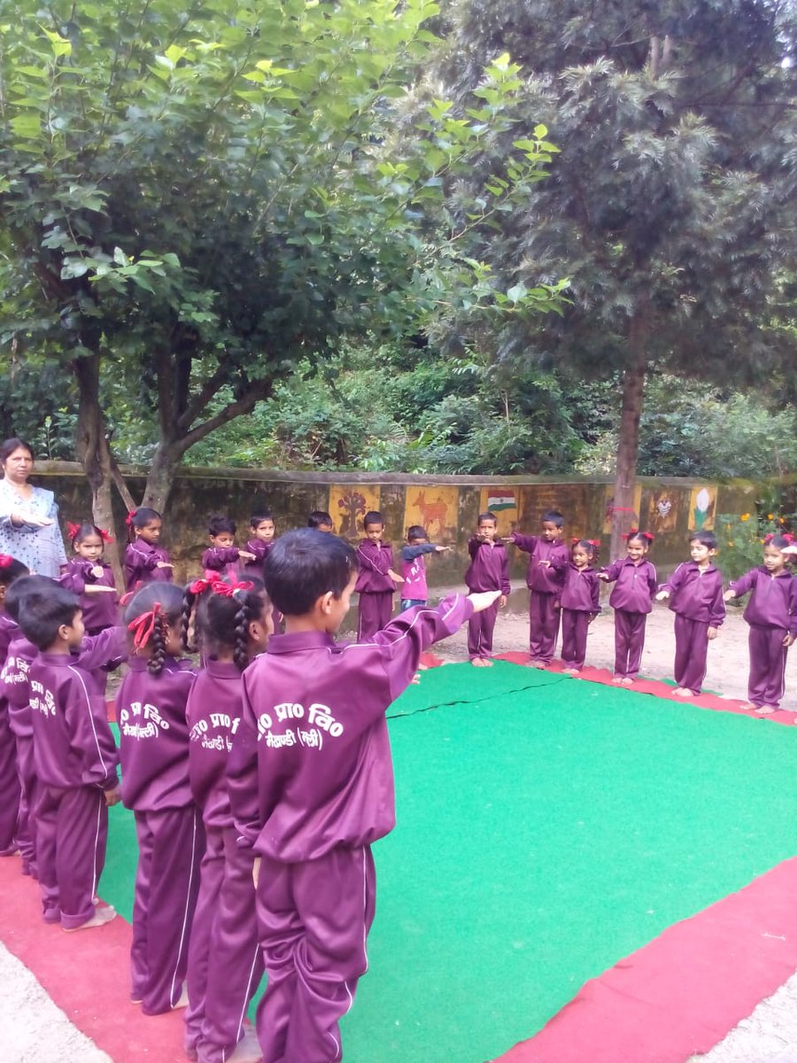 prabhatmisra's tweet photo. #WeStandWithGreta& are taking #ClimateAction to #ChangeClimateChange.From #Aug14_Sept18,1Million+ participated in @RedTapeMovement's #SaplingsToTrees& #ClimateHug in 02 provinces(#UttarPradesh& #Uttarakhand #India); it will continue till #Oct02.#TiredEarth #XRebellion #ruralIndia https://t.co/qPTLiejphQ