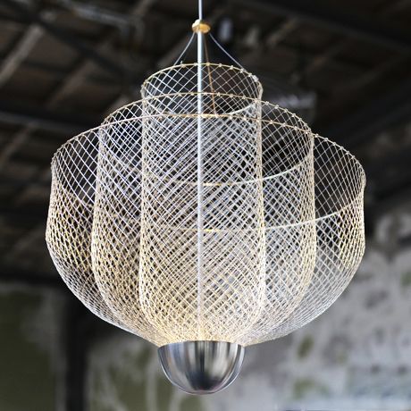 LightFixation's tweet image. It’s such a grey morning here we thought we’d post something beautiful to lift our spirits! Designed by Rick Tegelaar - amazingly (and sustainably!) it’s made almost entirely of chicken wire. Now if that doesn’t inspire a #sundayafternoonproject we don’t know what will!!