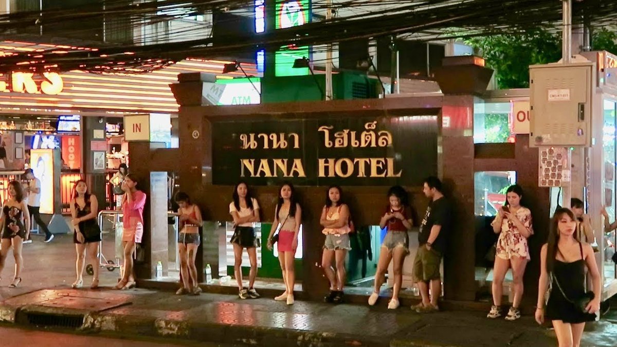 https://www.bangkokpunters.com/bangkok-girls-and-one-night-in-nana-plaza-su...