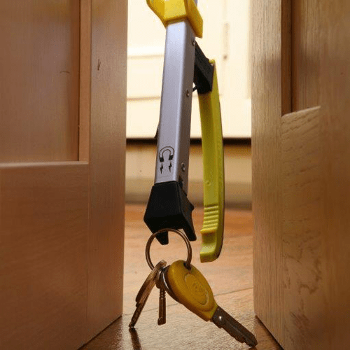HelpingHandCoUK's tweet photo. Did you know our reacher has a magnet on the end?β
β
You can pick up the smallest of items from pins, needles, coins, hearing aid batteries and keys. β
β
What do you pick up with your reacher?β
β
https://t.co/ecUyTjDGy6 β
#ClassicPro #Reacher #dressingaid #reachingaid https://t.co/heKlYbdl8q