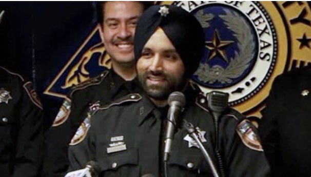 NASHIK_Mh15's tweet photo. First Turbaned Sikh #Cop In Texas Shot dead
A 42-year-old Indian-American Sikh police officer, the first turbaned Sikh cop to serve Texas, died on Friday after he was shot multiple times while conducting a traffic stop.
#SandeepDhaliwal @DrSJaishankar
#Sikh #Sikhcop #Texas #RIP https://t.co/DByPJ89ehF