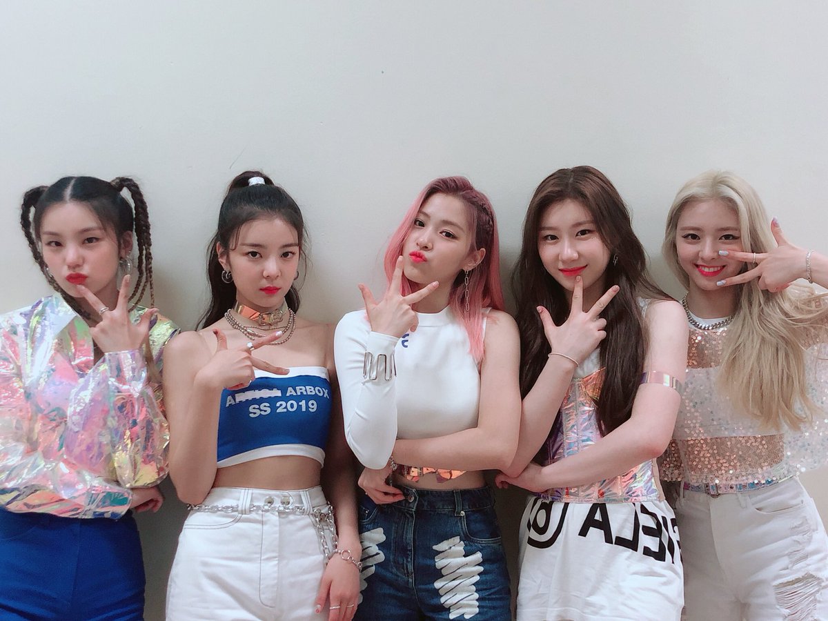 ITZY tweet media