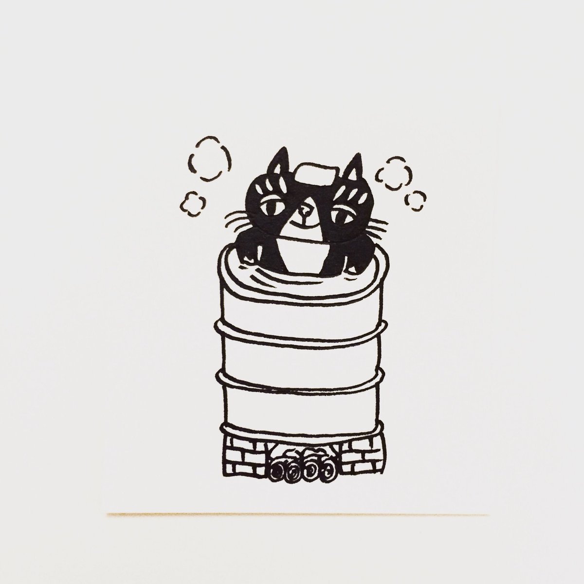 肌子 V Twitter 今日のイラストはコレ ｪ ドラム缶風呂を入ってる猫 イラスト 猫 ネコ ねこ オリジナル ペン画 アナログ画 ハチワレ ハチワレ猫